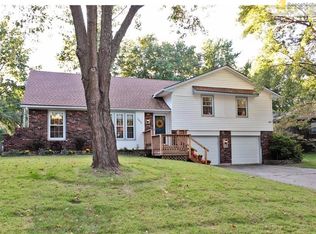 10017 Century Ln, Lenexa, KS 66215