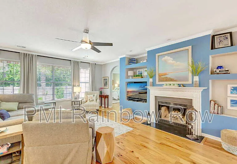 1326 Belhaven Dr — Photo 5