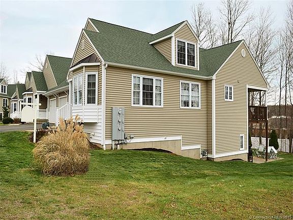 Large Condo with Multiple L...