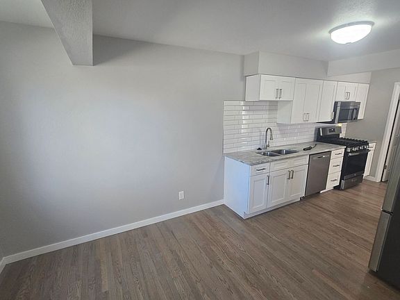 4th image of 4896 Brandon Creek Dr