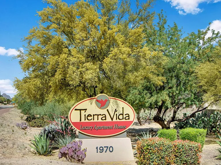 Tierra Vida — Photo 1
