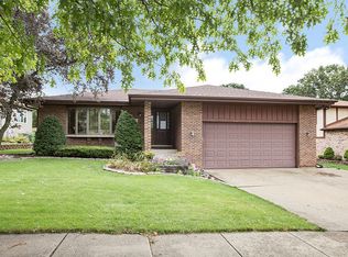 761 Tomaszewski St, Lemont, IL 60439