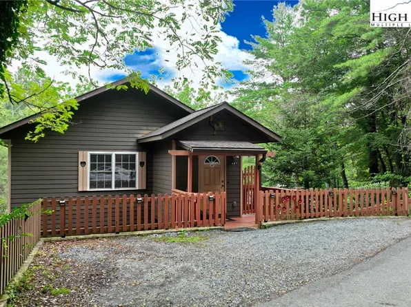 447 Clubhouse Drive, Banner Elk, NC 28604