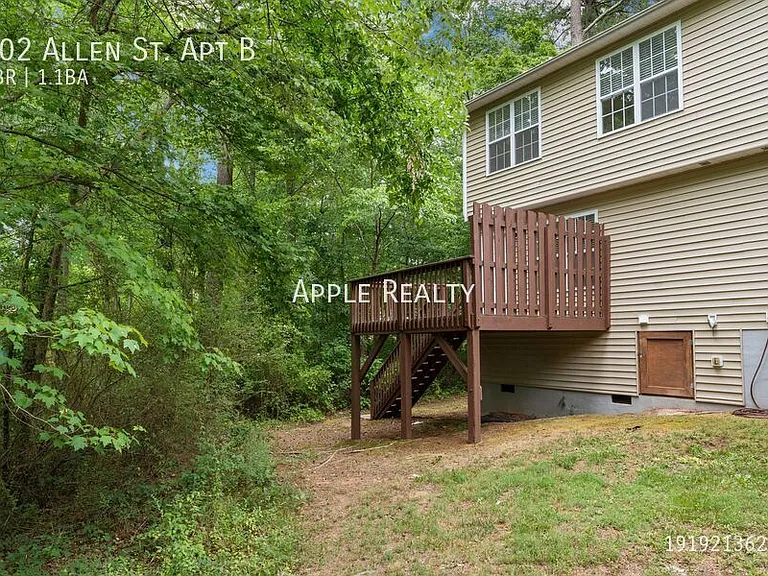 202 Allen St #B — Photo 17