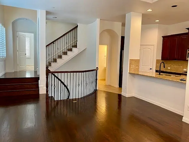 6497 Riviera Dr — Photo 7