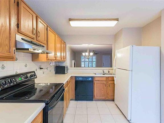 2nd image of 5126 Laurel Bridge Ct SE