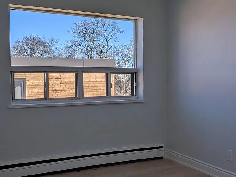 296 Saguenay Ave #11 — Photo 16