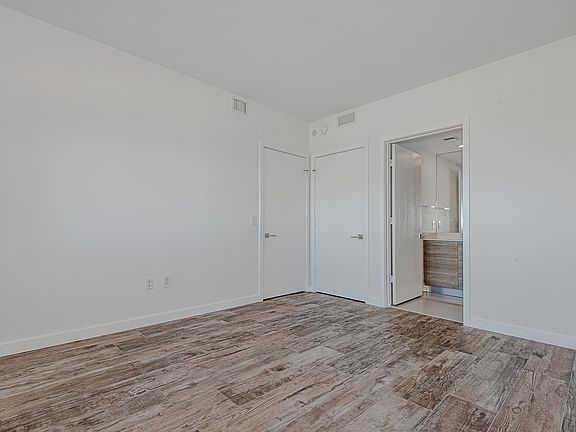 5th image of 650 NE 32nd St Unit 4704