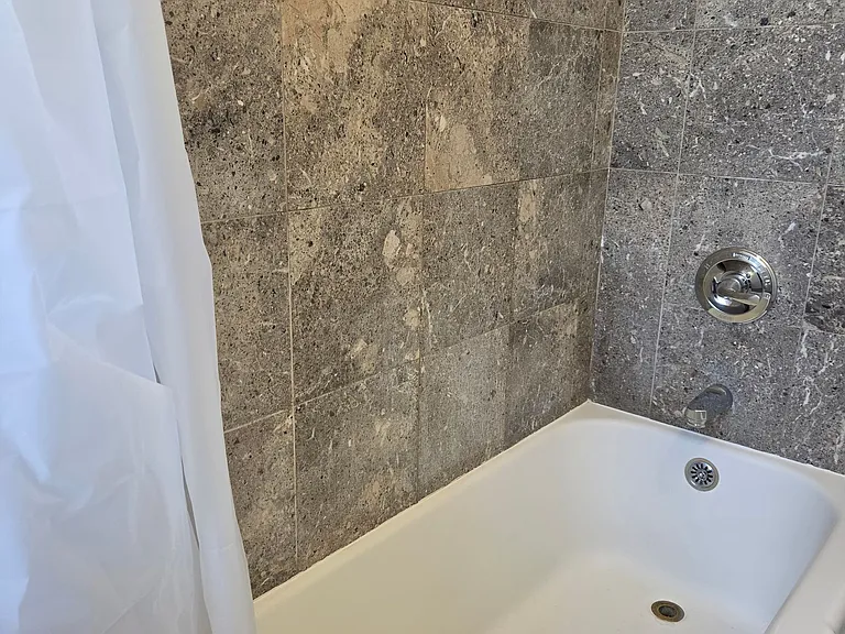 1201 Green St — Photo 11