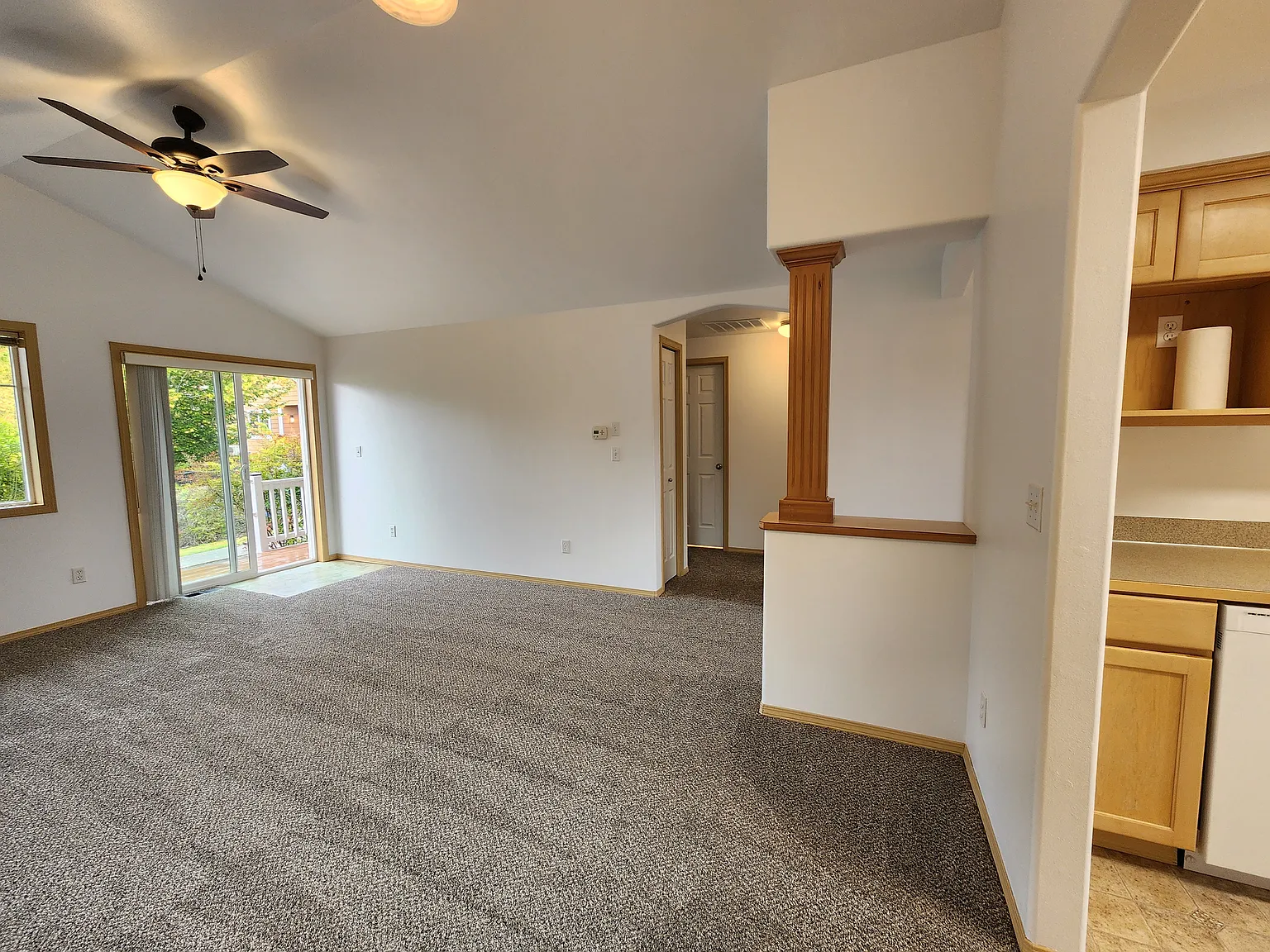 2 bed, 908 sqft, $1,995 — Photo 4