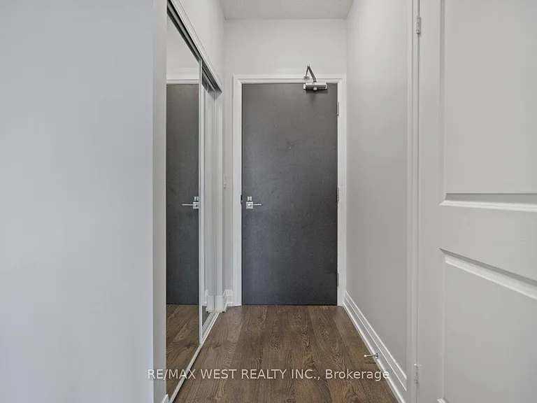 3600 Highway 7 Rd #1504 — Photo 2