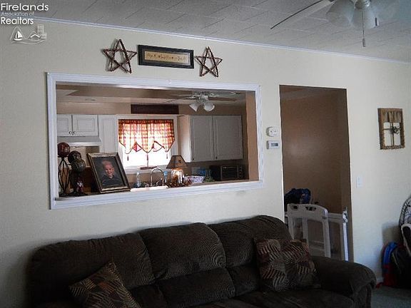 2nd image of 206 W Cayuga Trl