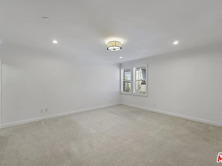 1820 Benecia Ave #402 — Photo 60