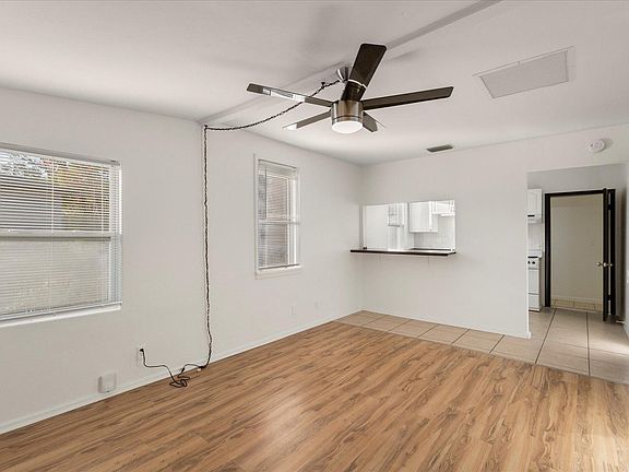 4th image of 237 Emory Pl