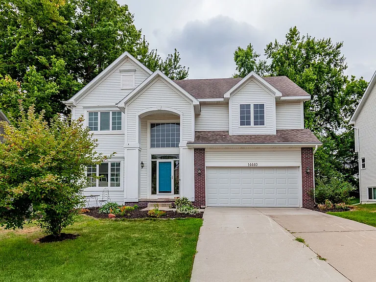 14440 Briarwood Ln — Photo 1
