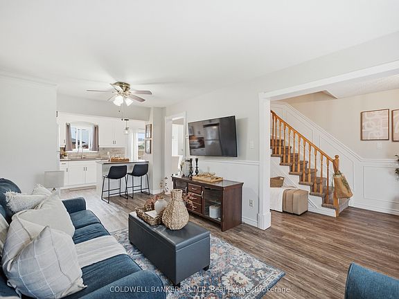 5th image of 141 Poolton Cres