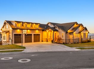 872 S Silvertree Ln, North Salt Lake, UT 84054