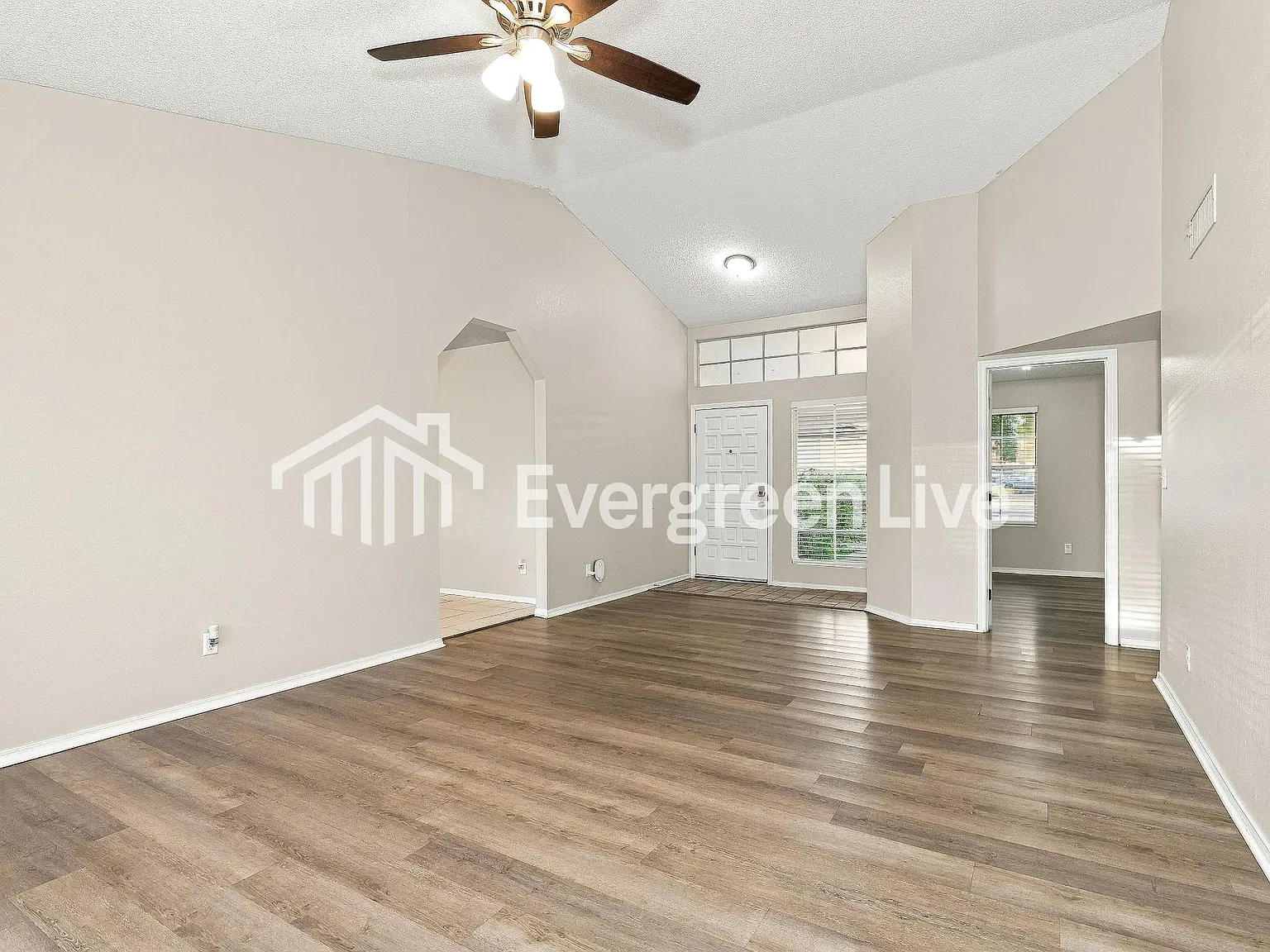 3 bed, 2.0 bath, 2158 sqft, $1,995 — Photo 3
