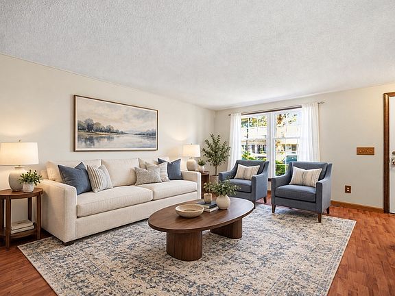 5th image of 35 Corey Colonial #35
