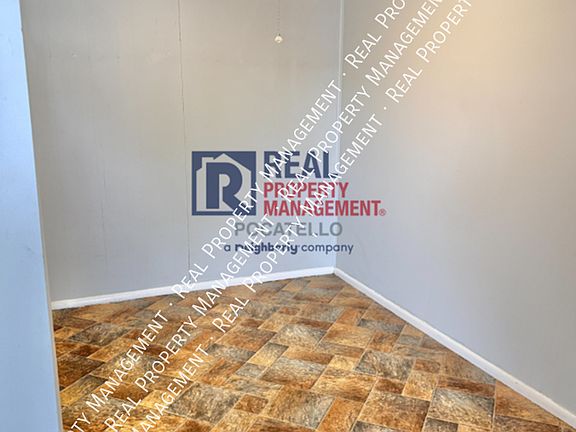 4th image of 1921 1/2 Monte Vista Dr