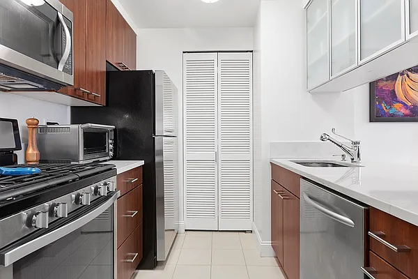 Rented by Corcoran | media 9