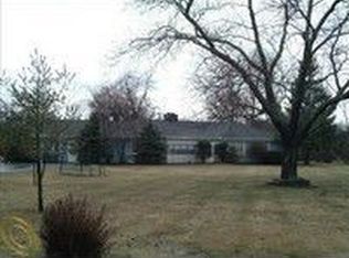 20546 Meridian Rd, Grosse Ile, MI 48138