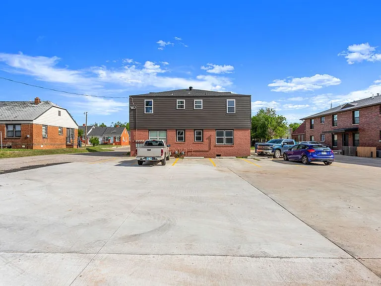 Native Lands Apartments — Photo 8