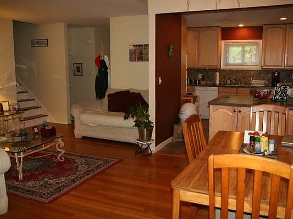 liv/kitchen from sunroom