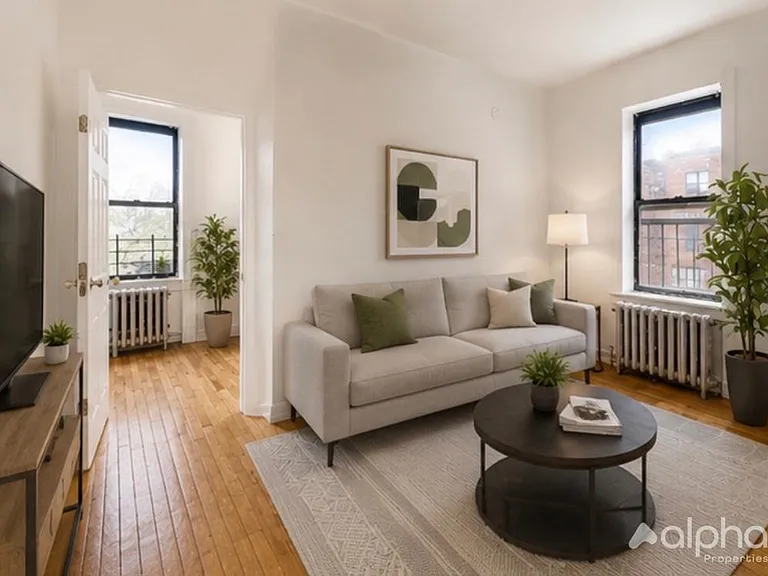 753 E 6th St #8 — Photo 1
