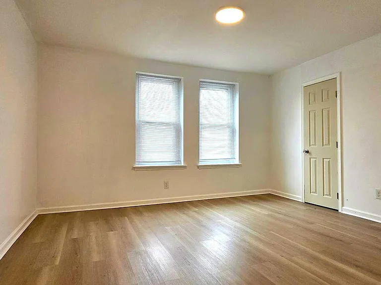 6233 Chew Ave — Photo 24