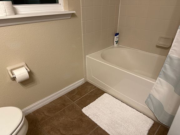 5th image of 4405 Breeze Isle Ln