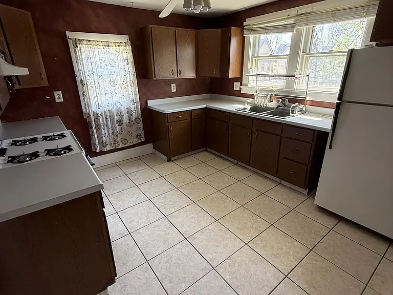 1021 Harlem Blvd #2 — Photo 3