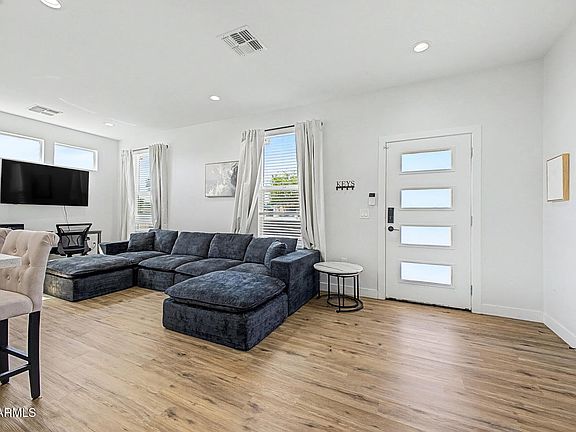 5th image of 3753 E POLK Street