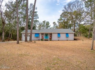 261 Oakleaf Dr, Pine Knoll Shores, NC 28512