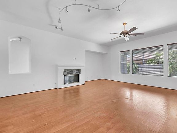 5th image of 74616 Waterlily Cir