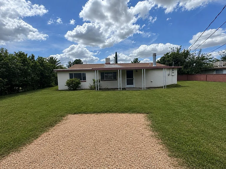 801 Norman Ave — Photo 15