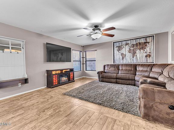4th image of 43210 W MARICOPA Avenue