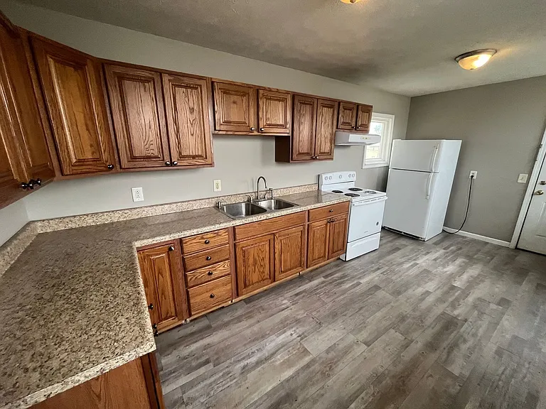 283 W Main Street — Photo 12