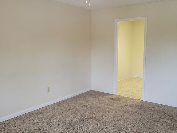 2nd image of 1816 Fieldcrest Cir #8