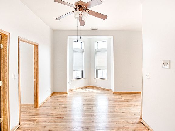 5th image of 1003 N Ashland Ave APT 3R