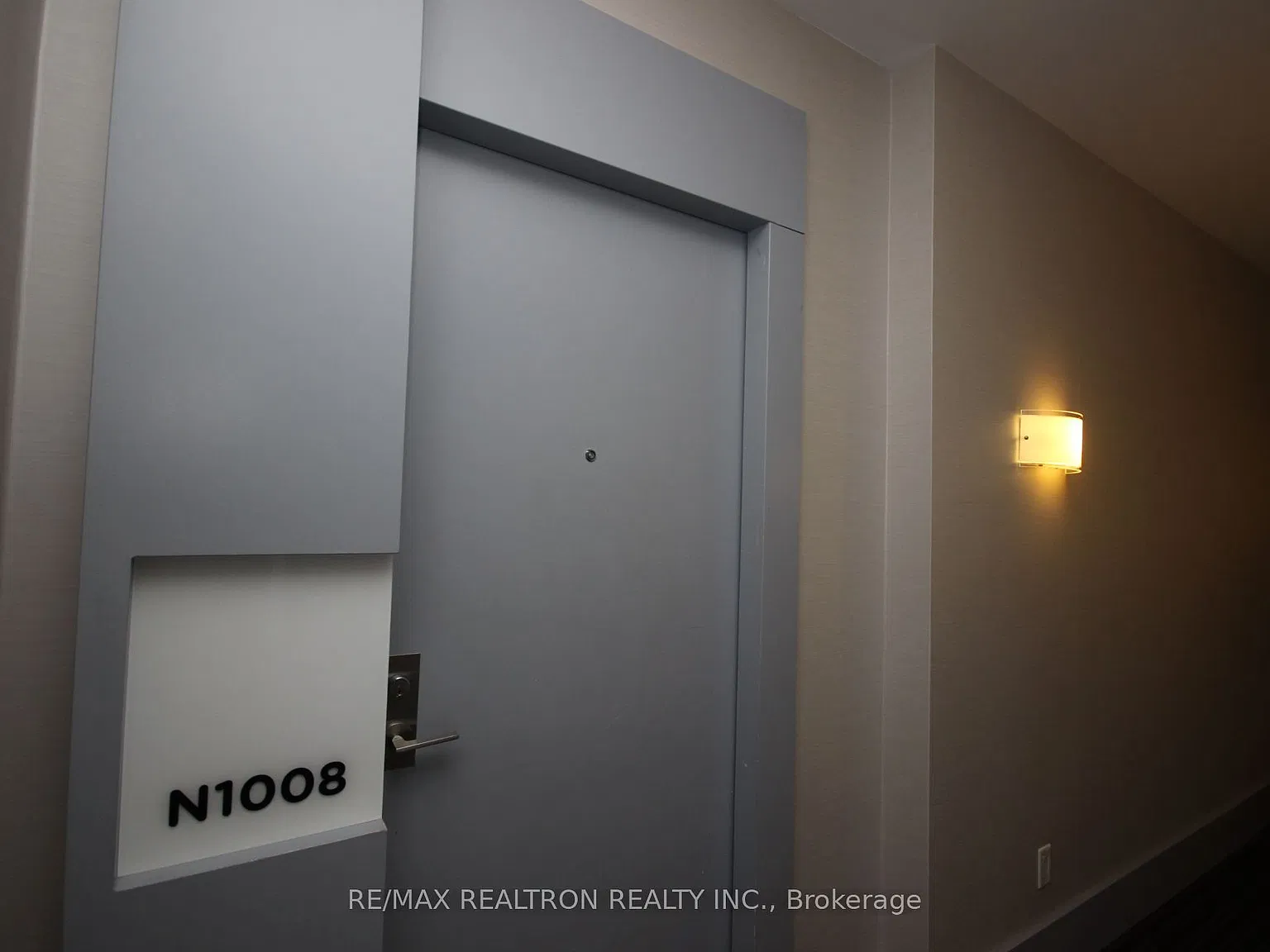455 Front St E — Photo 2