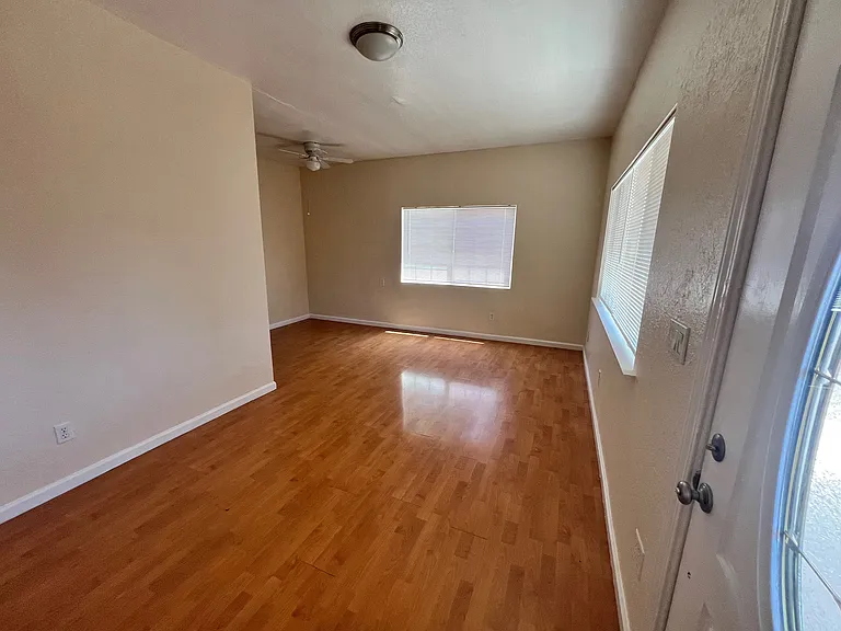 22970 Sutro St — Photo 2