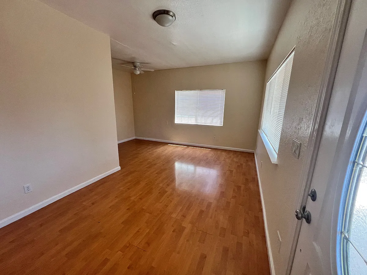 Building Photo - 22970 Sutro St