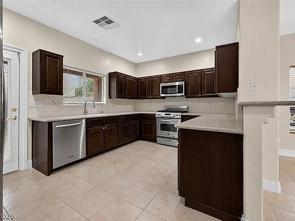 4th image of 5099 Upper Falls Ct