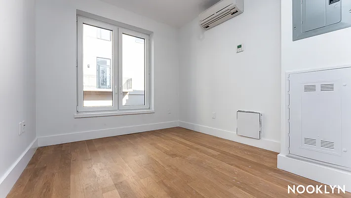 Rented by Nooklyn NYC LLC | media 21