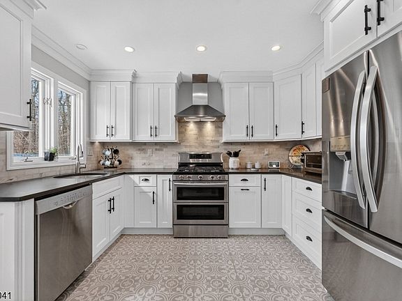 5th image of 14 Bradford Lane