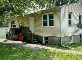 8 Pebble Ln, Monroe, NY 10950