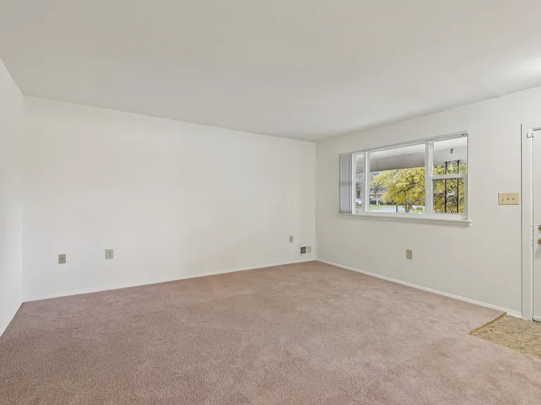 Howard Hills Rental Townhomes and Duplexes — Photo 124