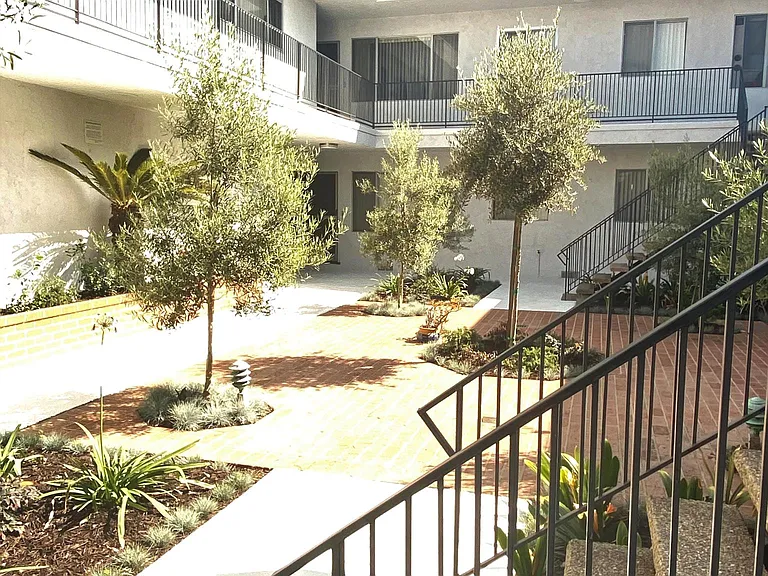 11775 Gateway Blvd #8 — Photo 6
