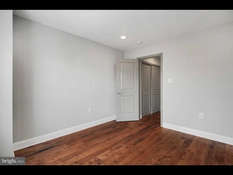 1439 S Etting St — Photo 14